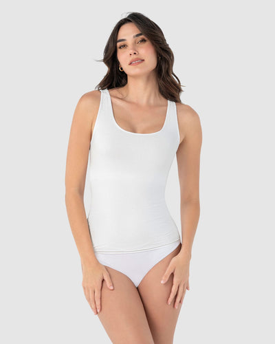 Camiseta de control moderado con doble capa en abdomen#color_000-blanco